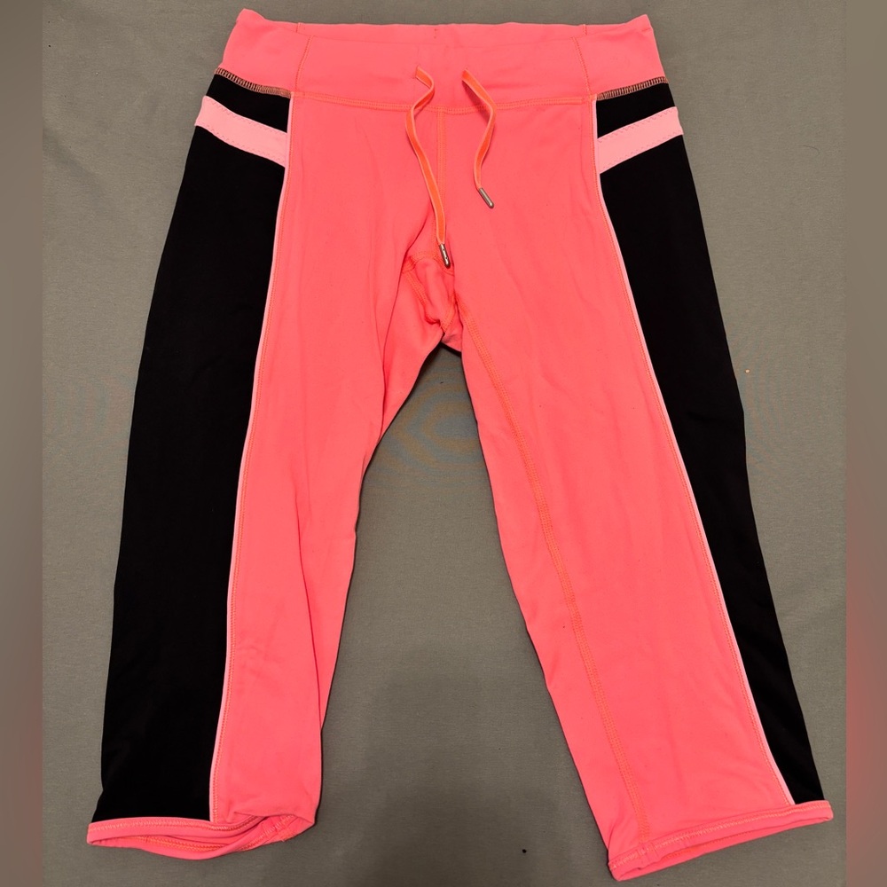 Lululemon Coral and Black Athletic Capris, size 6